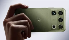 Motorola Signature 27 en los colores PANTONE Coal Smoke y Capulet Olive