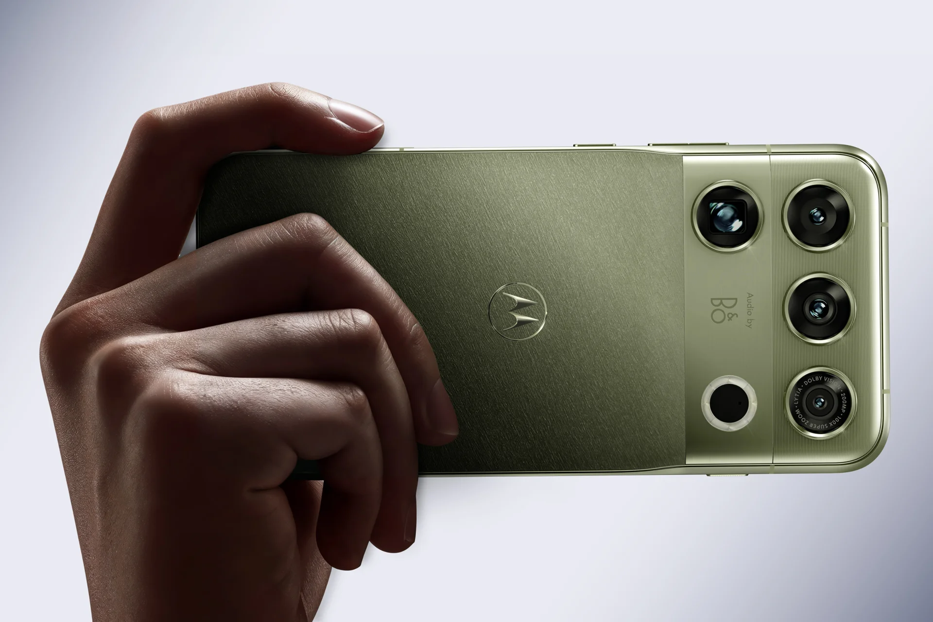 Motorola Signature 27 en color PANTONE Capulet Olive