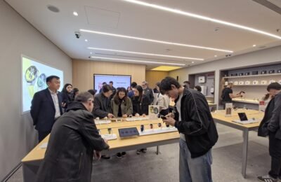 Presentación del local Huawei en Unicenter