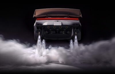 Imagen promocional oficial de Tesla: Roadster suspendido en el aire con los propulsores activos